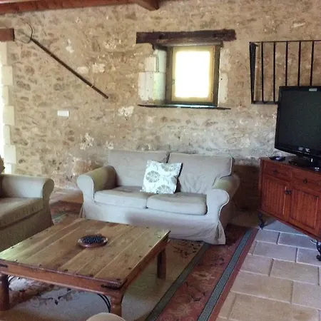 Holiday home L'ecurie Saint-Pierre-de-Cole